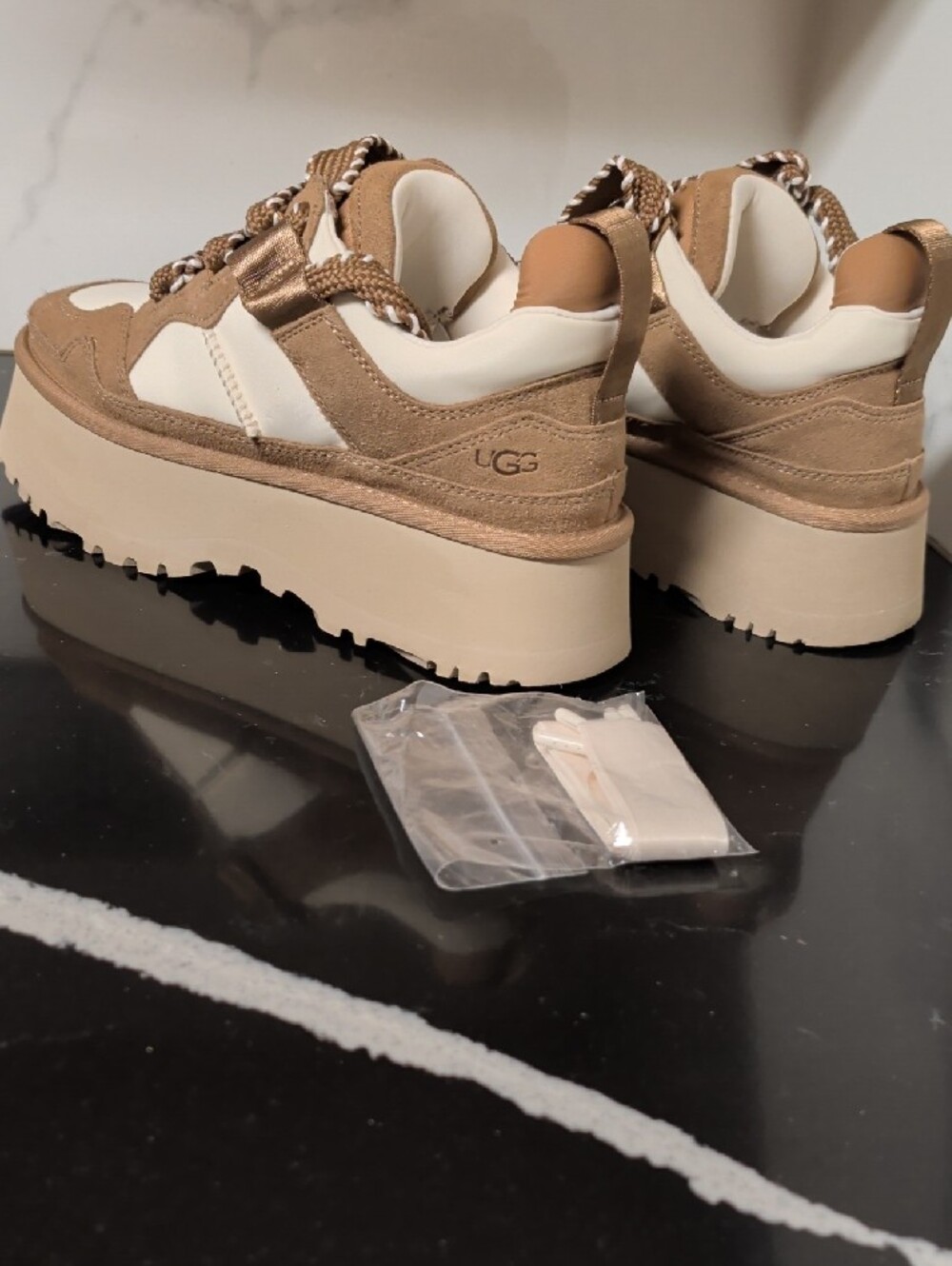 UGG Astromel Chestnut Platform Sneakers Size 8 Like New/Box MSRP $160 - Picture 8 of 13